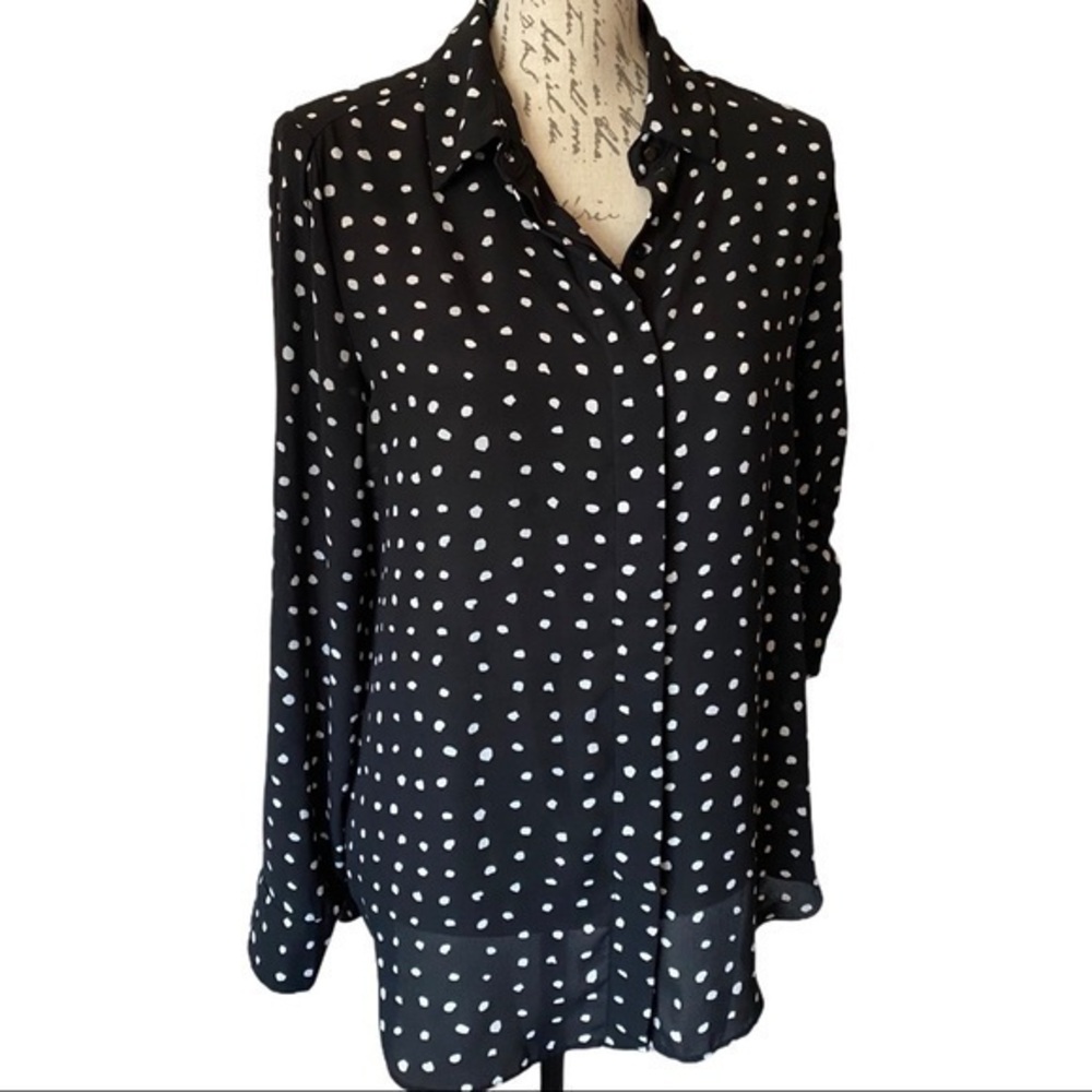 MOSSIMO BLACK AND WHITE POLKA DOT BLOUSE SIZE M